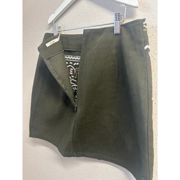NWT Francesca’s Mi Ami Olive Green Floral Embroidered skirt size Small MSRP $54 - Picture 7 of 11